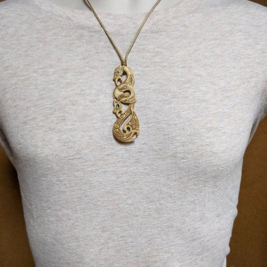 Maori Manaia Necklace Aged Bone Scrimshaw & Paua Eyes BMYP80AT Earthbound Pacific