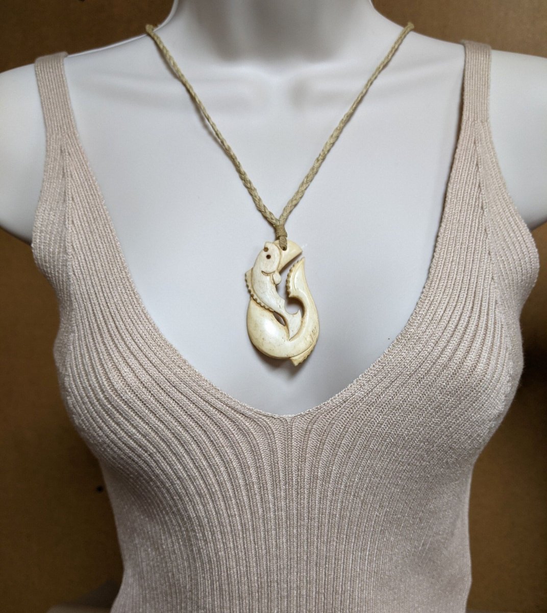 Hand Carved Pacific Salmon Design Hawaiian Fish Hook Necklace SFH5730Ey Earthbound Pacific