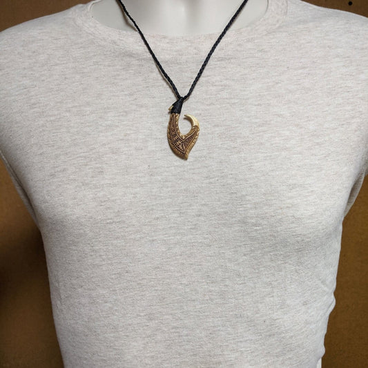 Hawaiian Fish Hook Necklace Aged Bone with Specialty Scrimshaw BABFH50C Earthbound Pacific