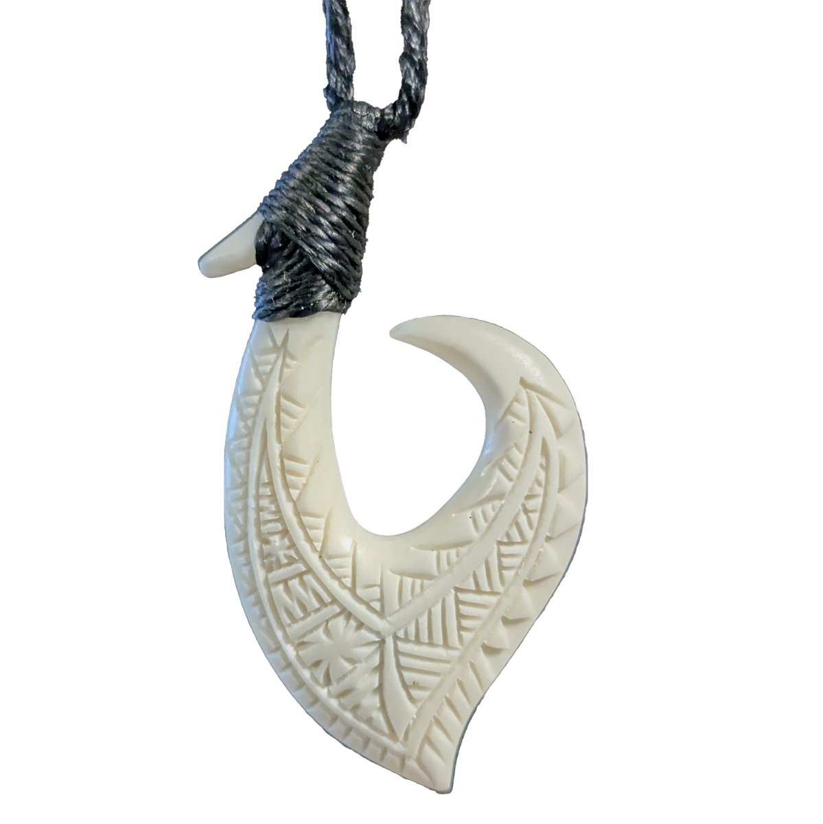 Hawaiian Fish Hook Scrimshaw Necklace WBsshFH5028 Earthbound Pacific