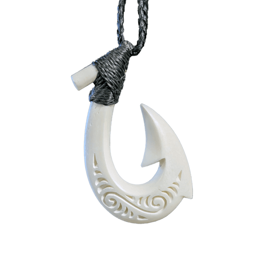 Hawaiian Makau Fish Hook Scrimshaw Necklace WBfh1ss4828 Earthbound Pacific