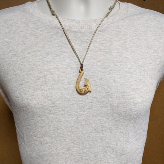 Stylish Aged Bone Maori Fish Hook Necklace with Scrimshaw ABFS4425cc Earthbound Pacific