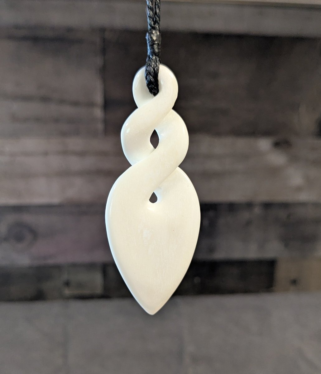 Maori Love and Friendship Double Infinity Twist Carved Bone Necklace WbPk75 Earthbound Pacific