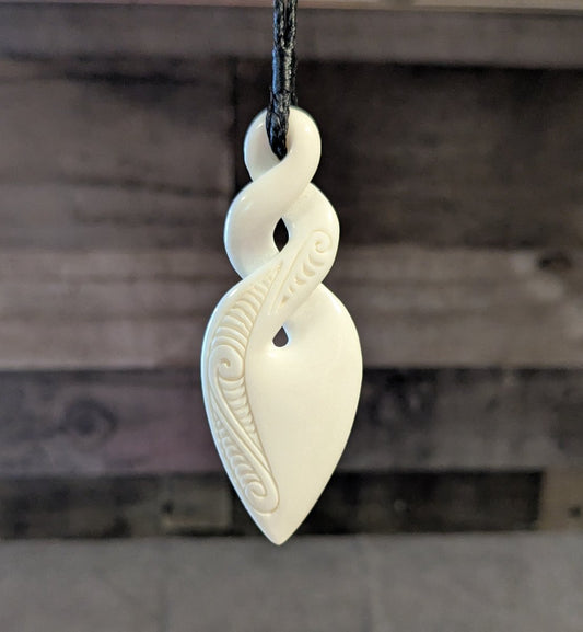Maori Love and Friendship Double Infinity Twist Carved Bone Necklace WbPk75 Earthbound Pacific