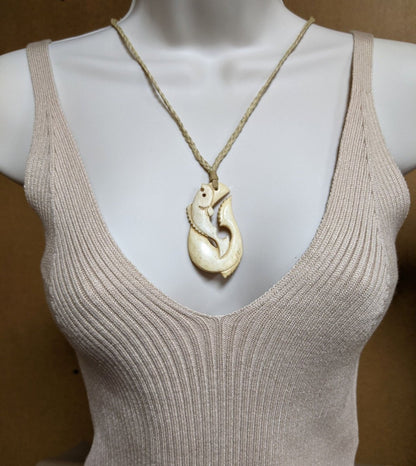 Hand Carved Pacific Salmon Design Hawaiian Fish Hook Necklace SFH5730Ey Earthbound Pacific