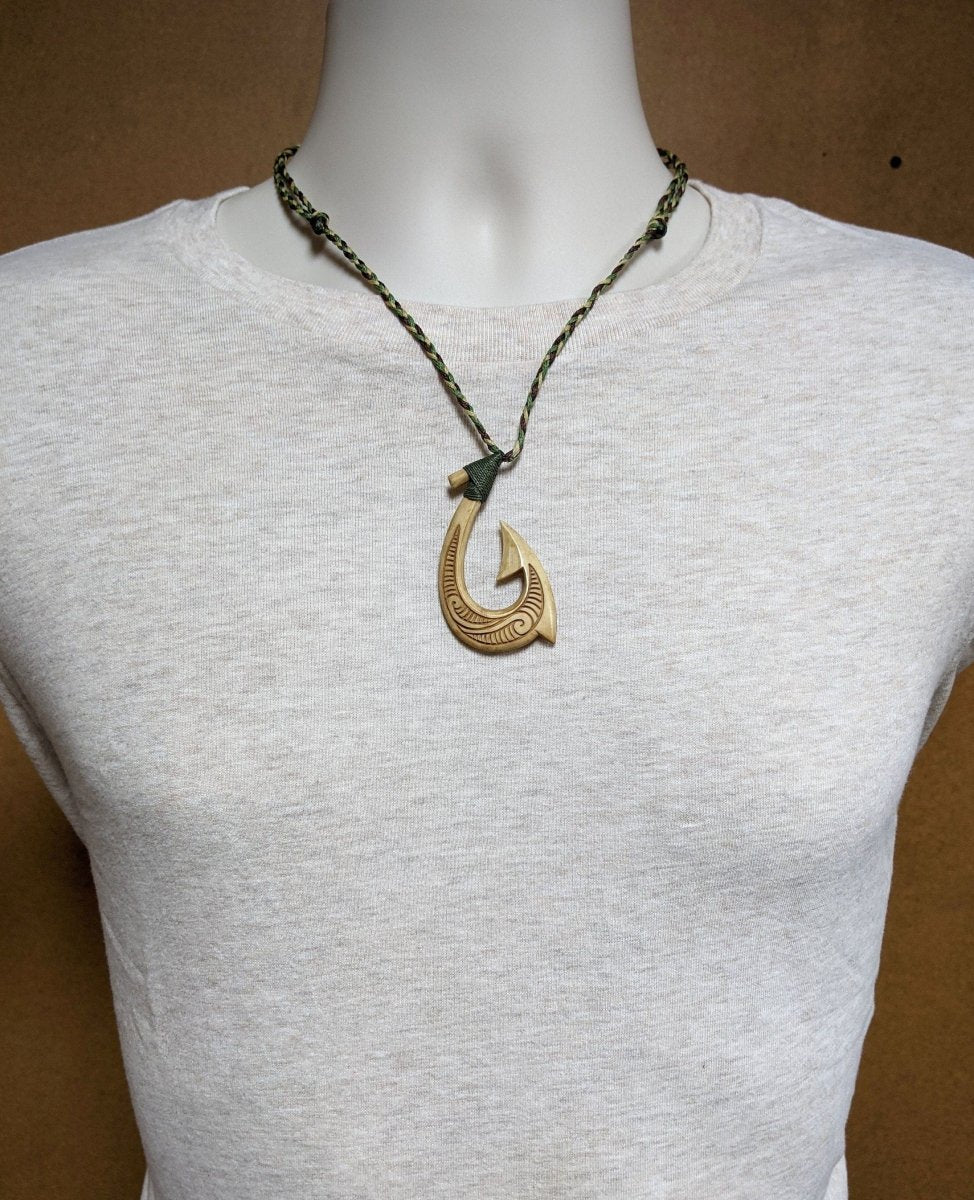 Hawaiian Makau Fish Hook Necklace with Scrimshaw on both sides EBABFH60C Earthbound Pacific