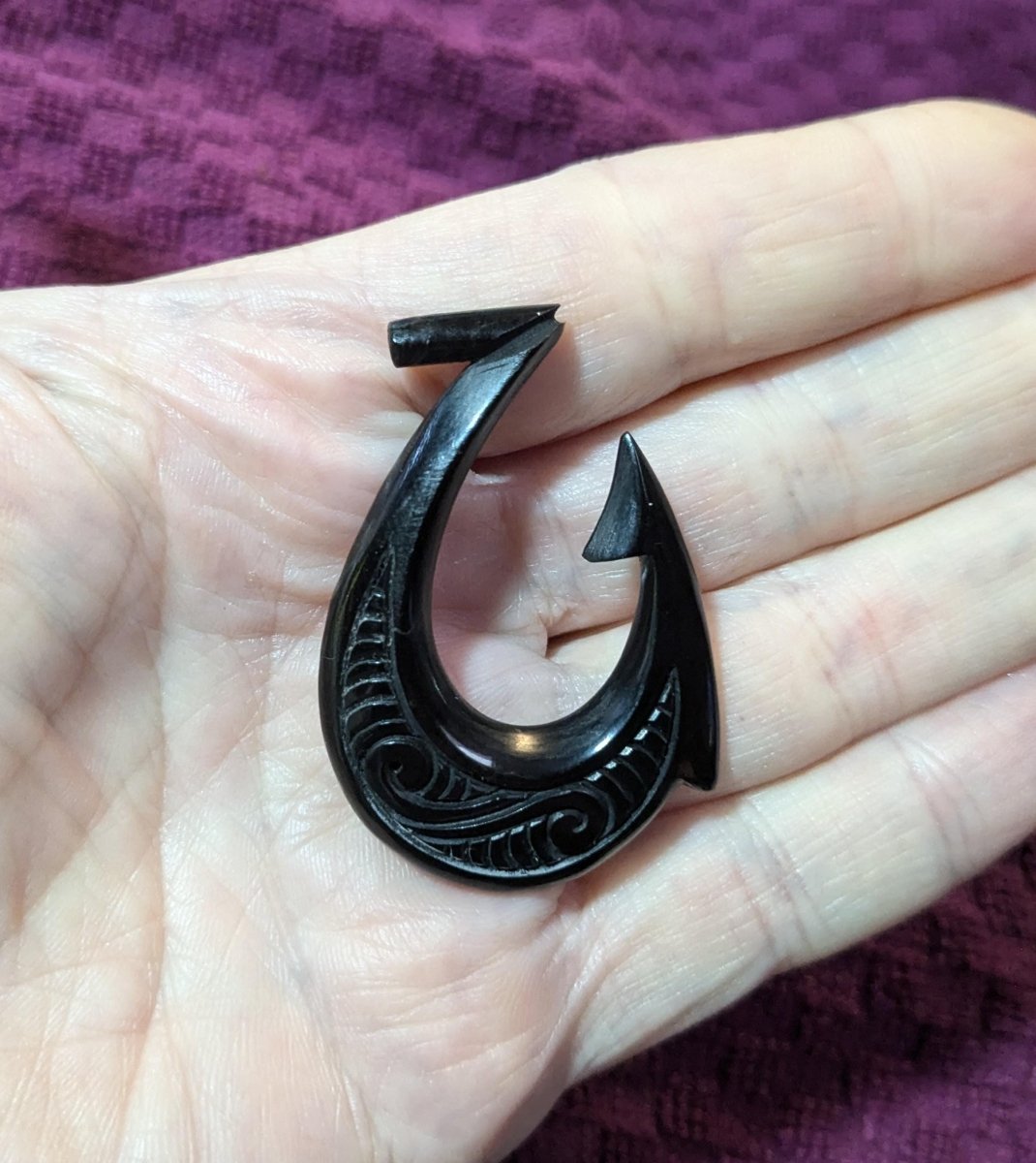 double sided fish hook Hawaiian Makau Fish Hook Necklace Carved Black Horn Stylized with Two Sided Scrimshaw Earthbound Pacific Solid Tan/Beige Cord